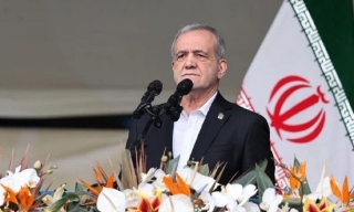 Iran lập hội đồng ba thành viên tạm thời lãnh đạo đất nước